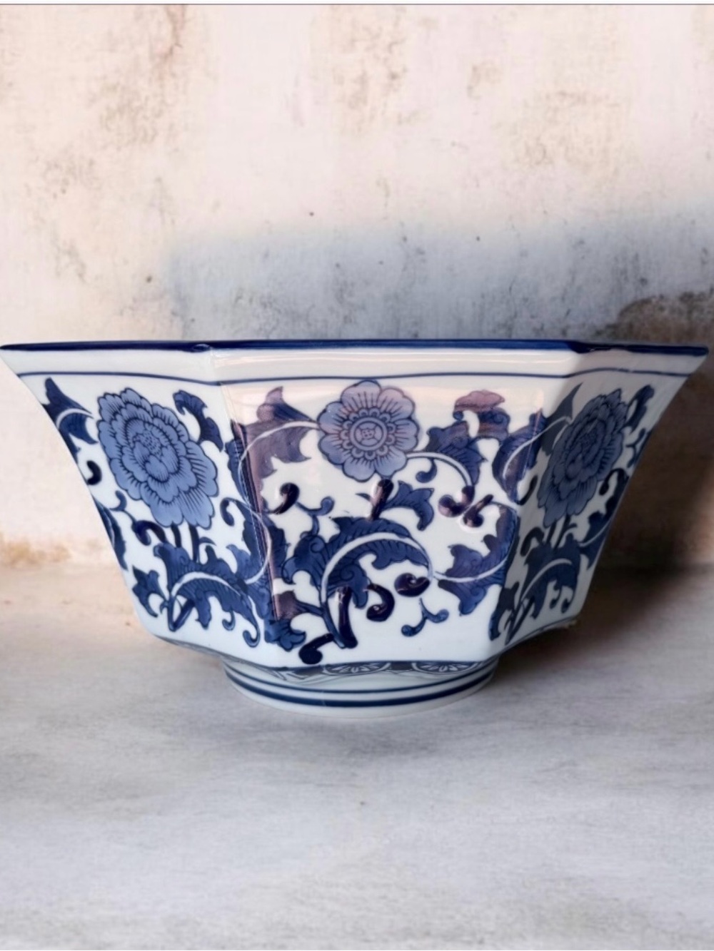 Ashland Villa Estate Blue & White Chinoiserie Porcelain Octagonal Decorative Bow